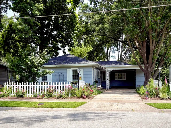 1205 Pollock Rd, Mexico, MO 65265