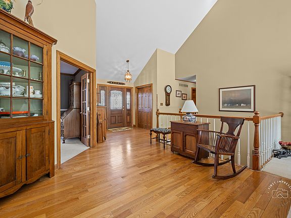 4th image of 32W225 Pratt Rd