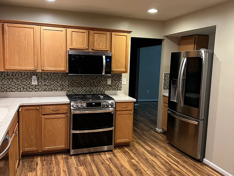 7726 Heathers Ln — Photo 2