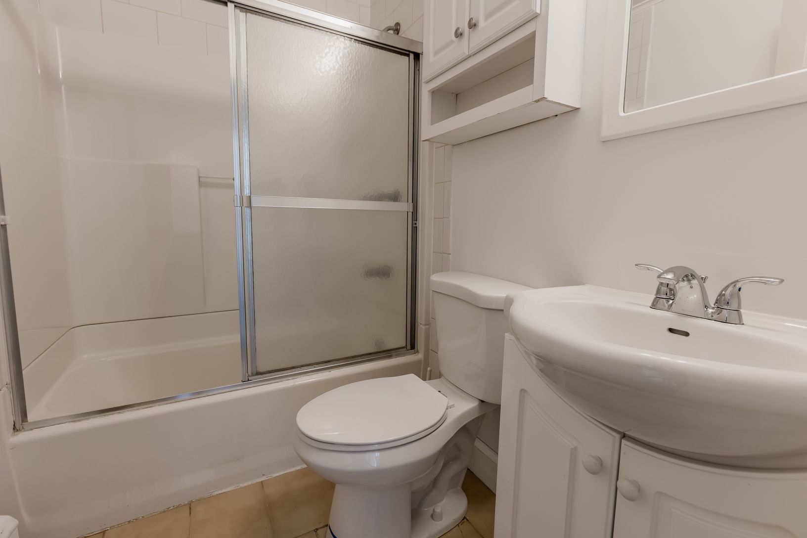  Main Level Full Bathroom