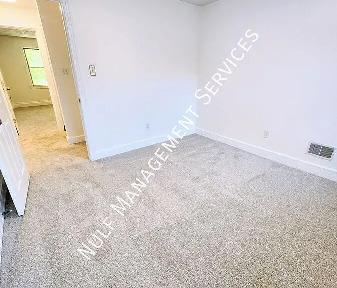 3513 Penn Ave — Photo 5