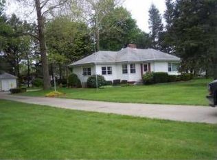 25082 Edison Rd, South Bend, IN 46628