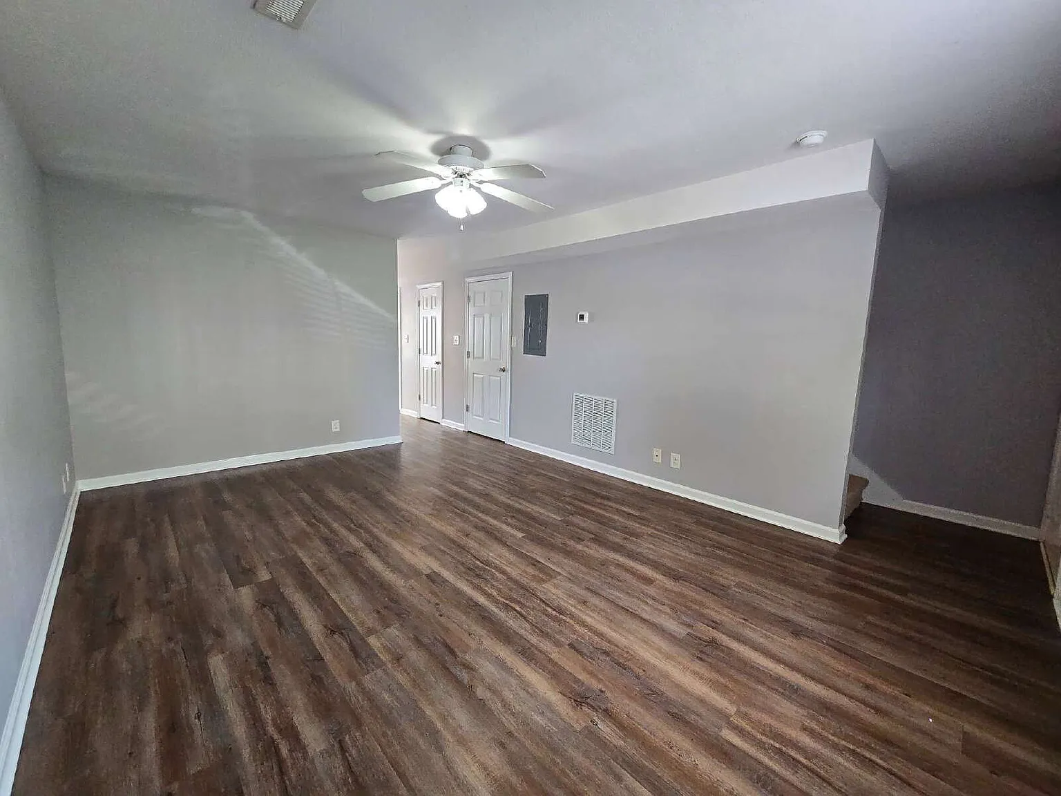 2 bed, 1.5 bath, 1020 sqft, $925 — Photo 3