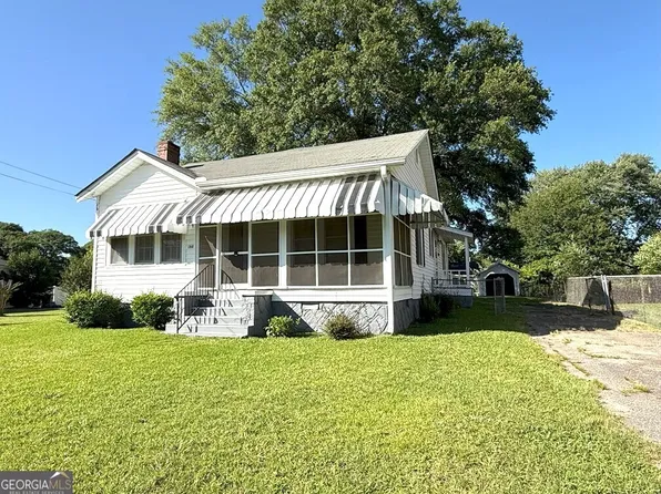 132 Carey St, Elberton, GA 30635