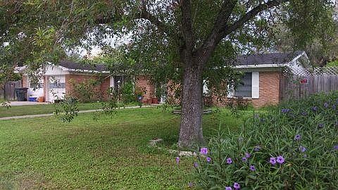 3rd image of 2219 Ella St