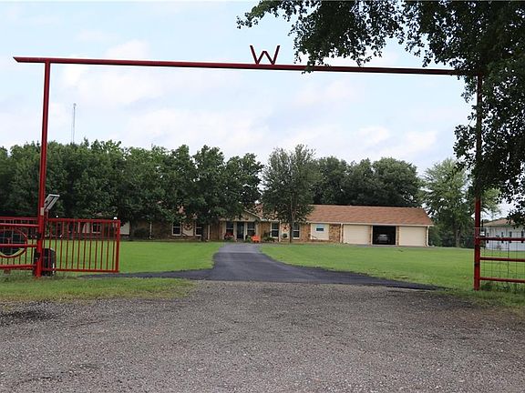 3rd image of 827 Vz County Road 3209
