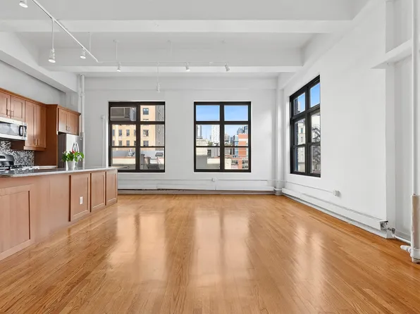 161 West 15th Street image 5 of 13