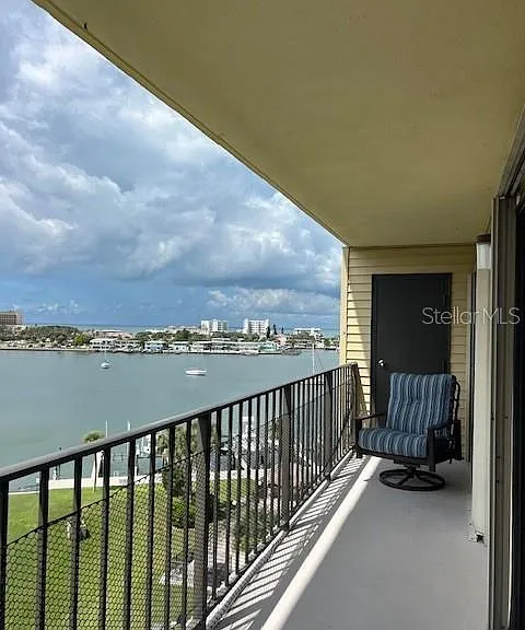 650 Island Way #708 — Photo 4