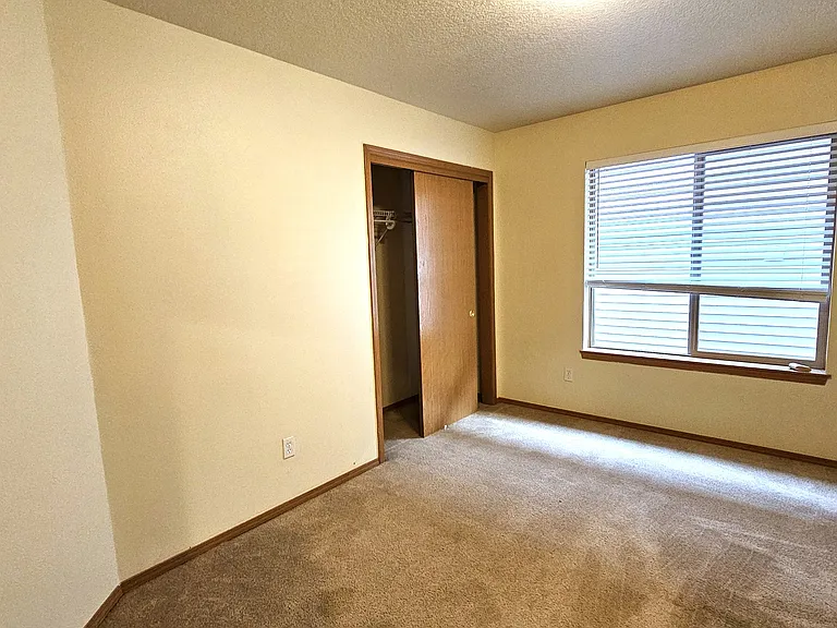 8111 NE 36th Ct — Photo 12