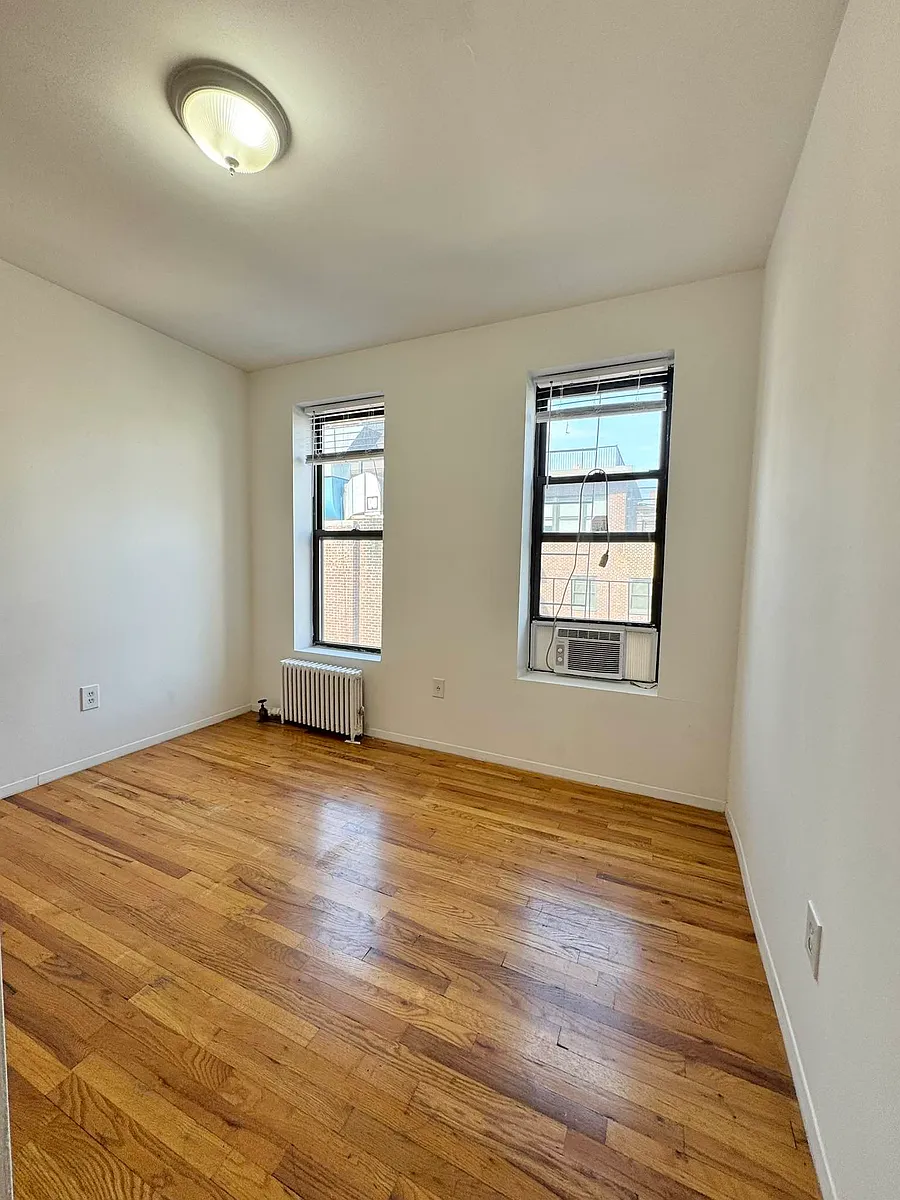 Building Photo - 433 E 75th St #4B