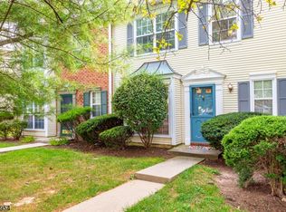 10 Townsend Ct #192, Franklin Park, NJ