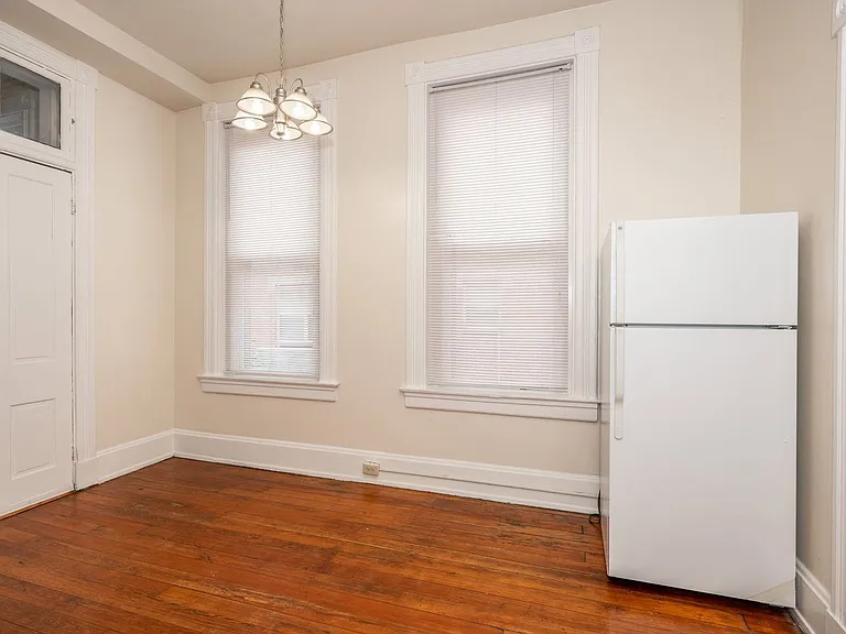 213 E University Ave #B1 — Photo 4