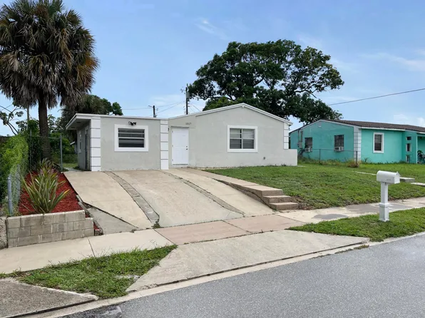 1517 14th Avenue S, Lake Worth Beach, FL 33460
