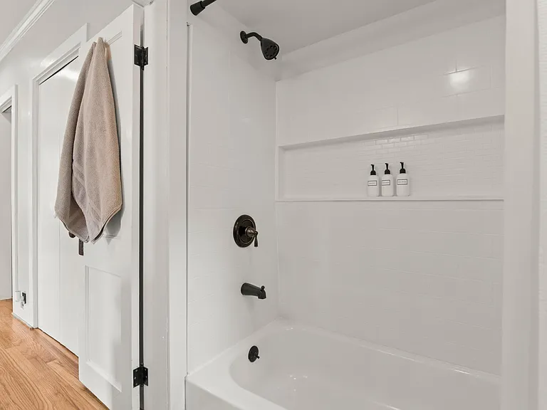 123 W Circular St #1 — Photo 17
