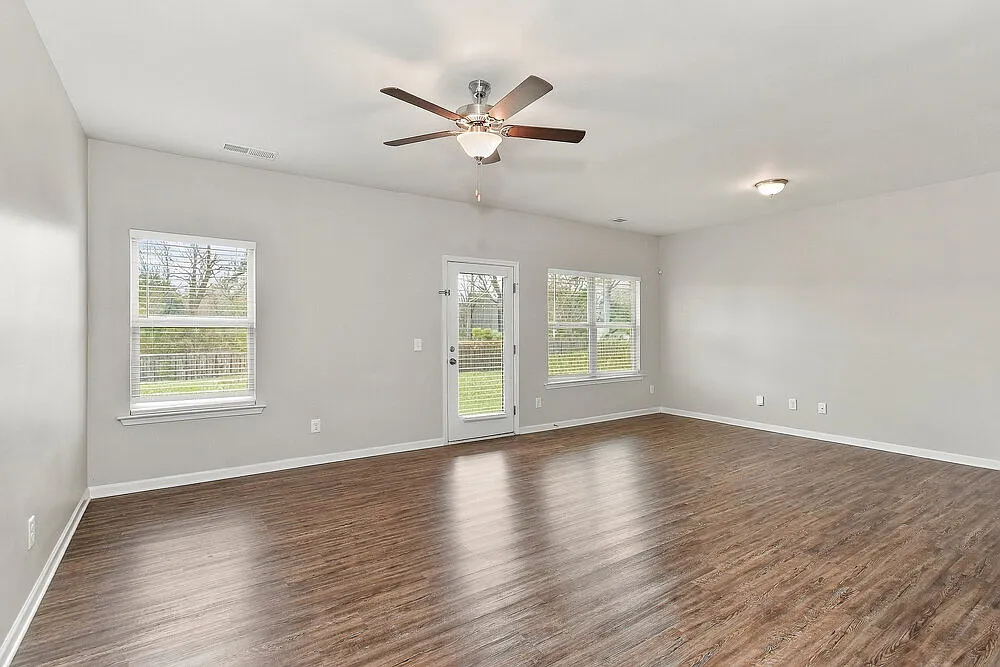 3 bed, 2.0 bath, 1662 sqft, $1,890 — Photo 4