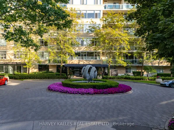 1 Benvenuto Pl #123, Toronto, ON M4V 2L1