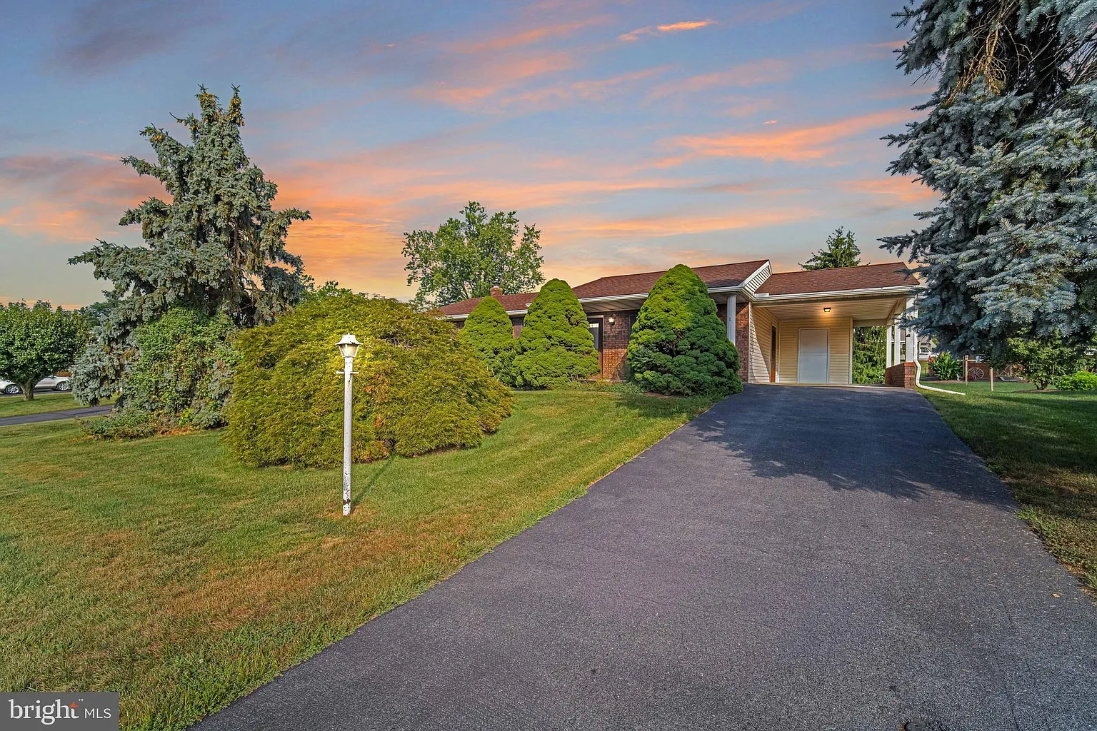 2743 Danielle Dr photo 1
