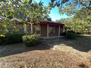 122 Timber Ln, Waycross, GA 31503