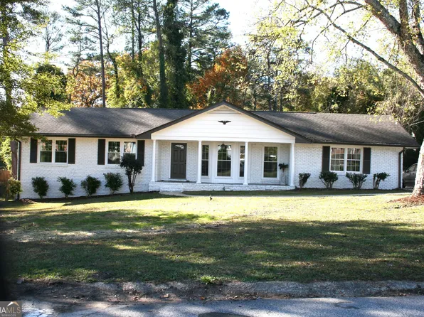 5911 Meadowbrook Dr, Norcross, GA 30093