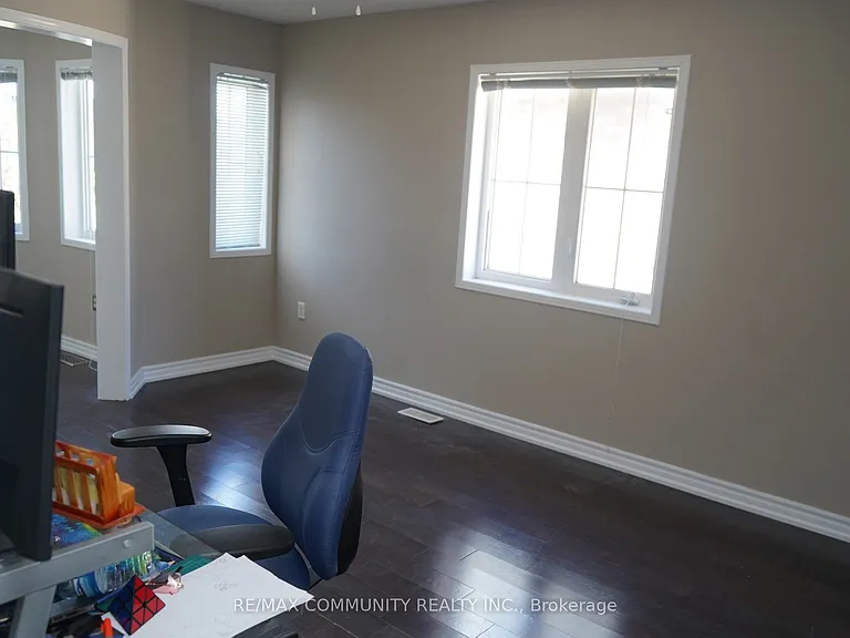 151 Gillett Dr — Photo 20