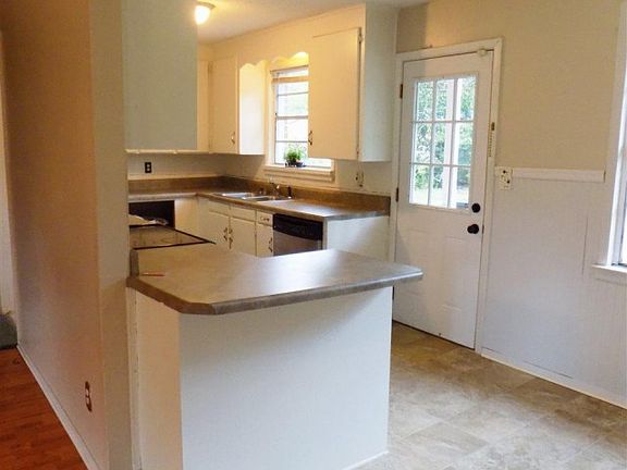 5th image of 104 Monarch Ln