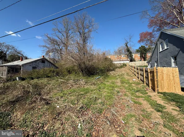 18510 Corby St, Triangle, VA 22172