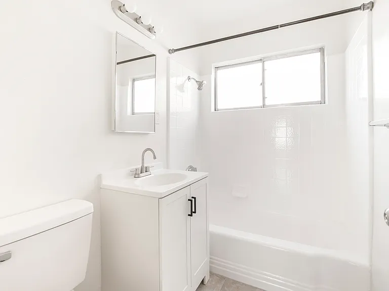 320 Cornell Dr #C — Photo 14