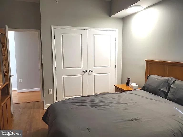 155 Potomac Psge #908 — Photo 35