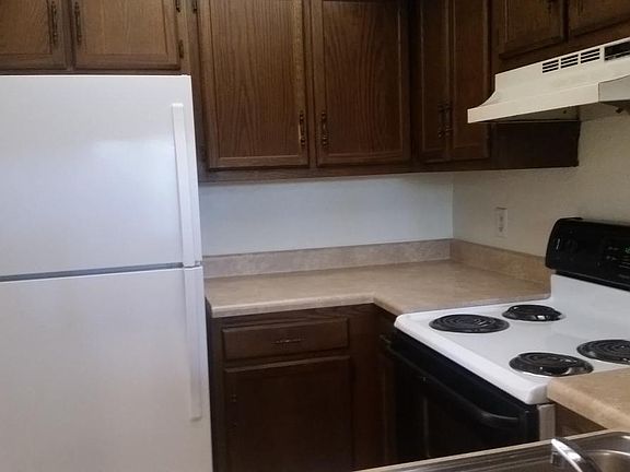 5th image of 1942 Larette Dr APT B