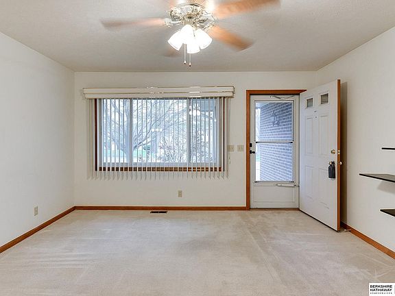 4th image of 2540 Benson Gardens Blvd