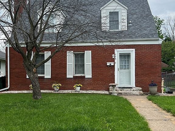 4th image of 706 E Orchard St