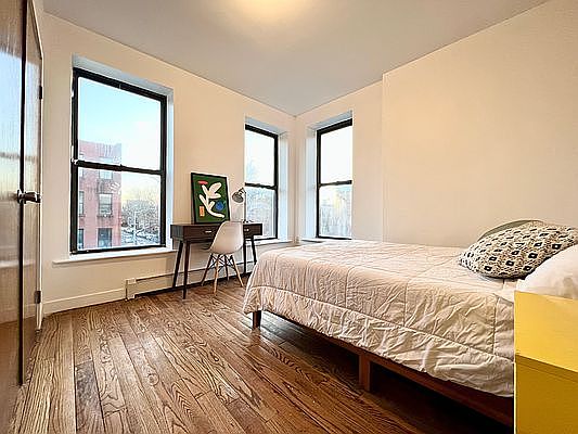 5th image of 688 Halsey St #8