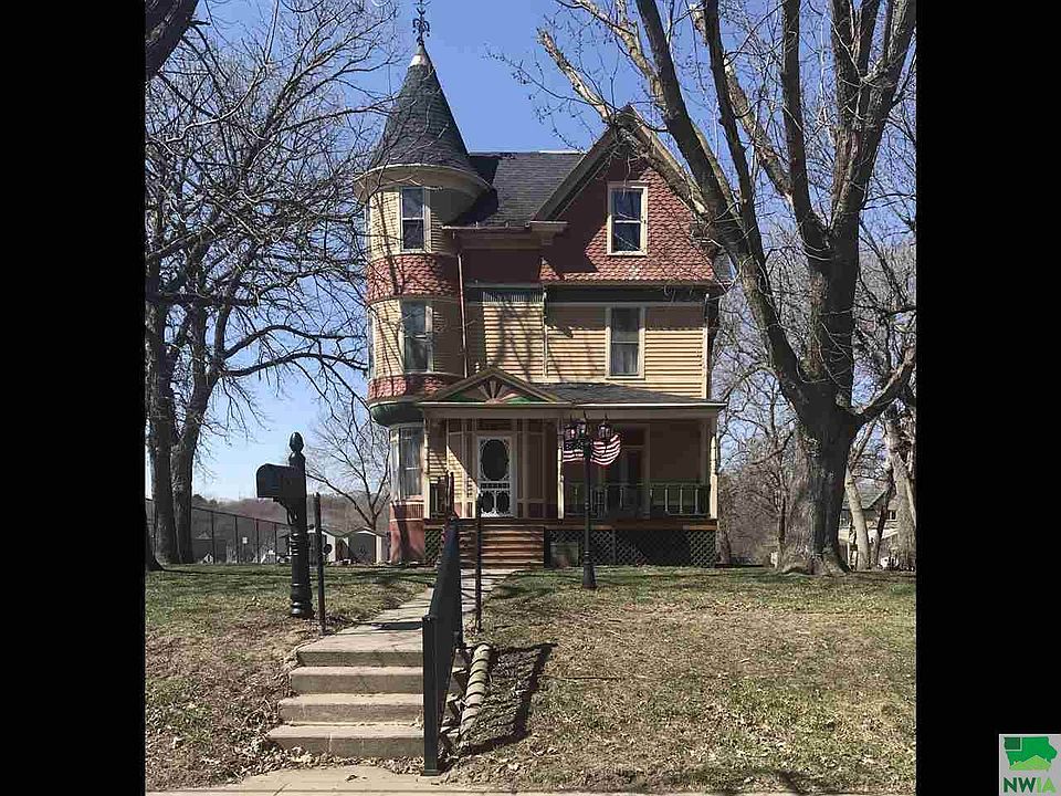 1st image of 1705 Rebecca St