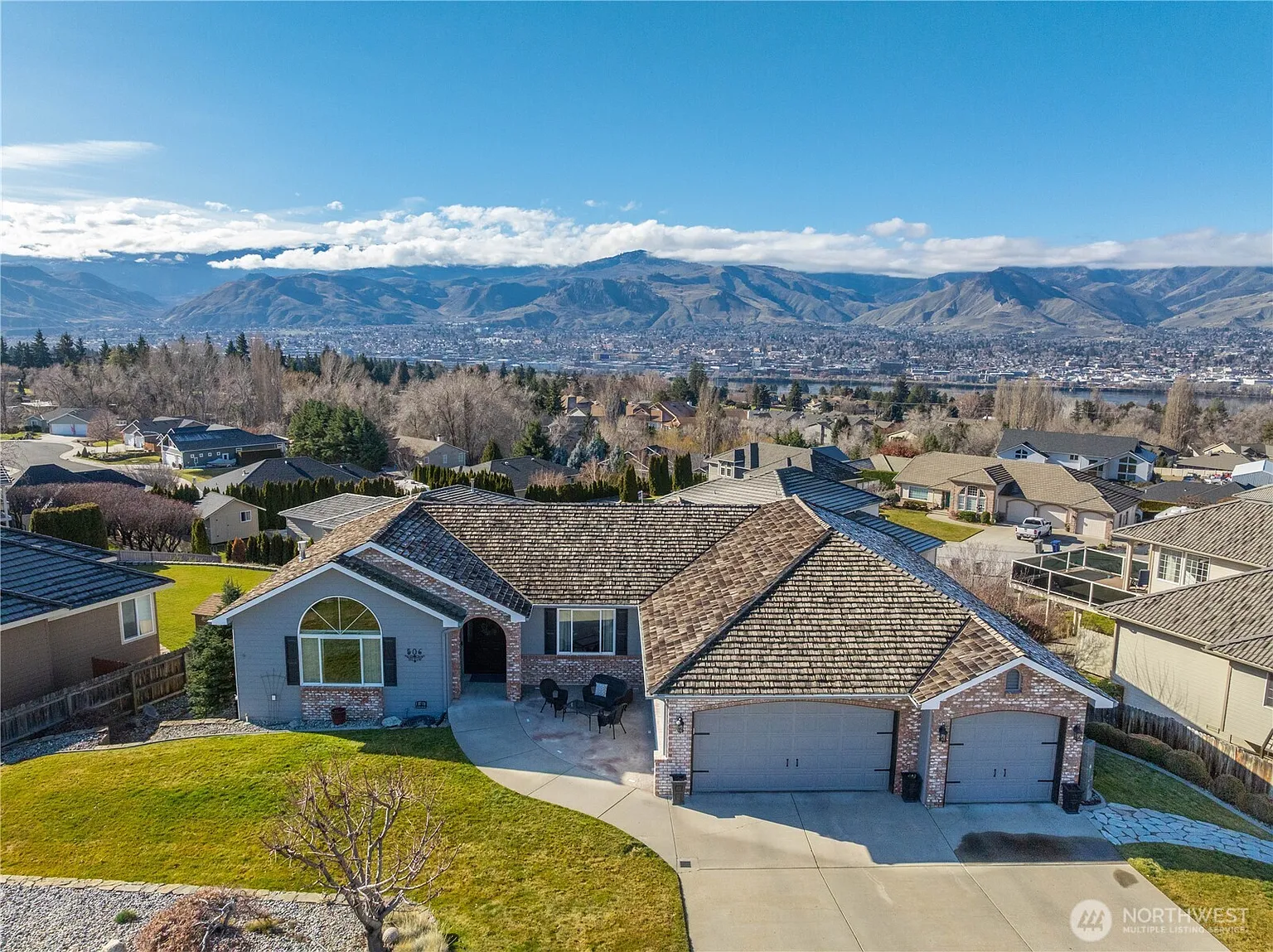 506 Stoneridge Drive photo 1