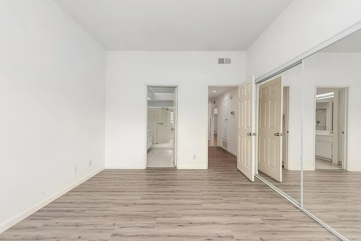 2 bed, 1104 sqft, $3,500 — Photo 3