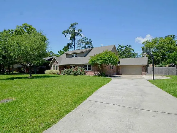 3202 Bayou Dr, La Porte, TX 77571