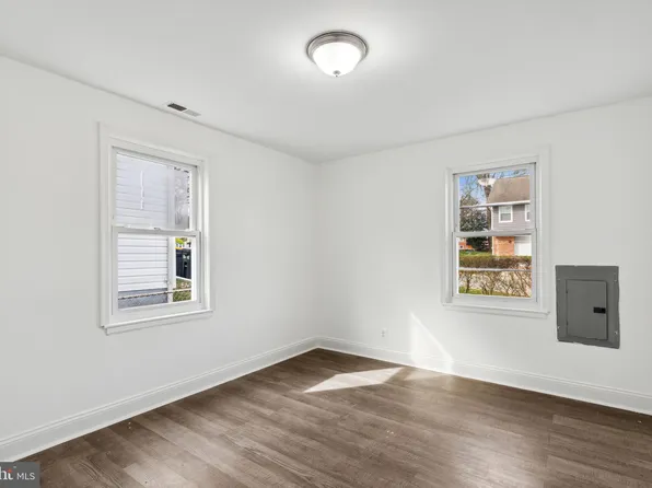 1511 4th St, Lanham, MD 20706