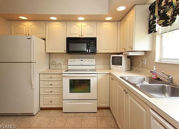 4th image of 1582 Trafalgar Ln #C202