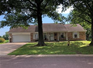907 E Dauxville Dr, Richmond, MO 64085