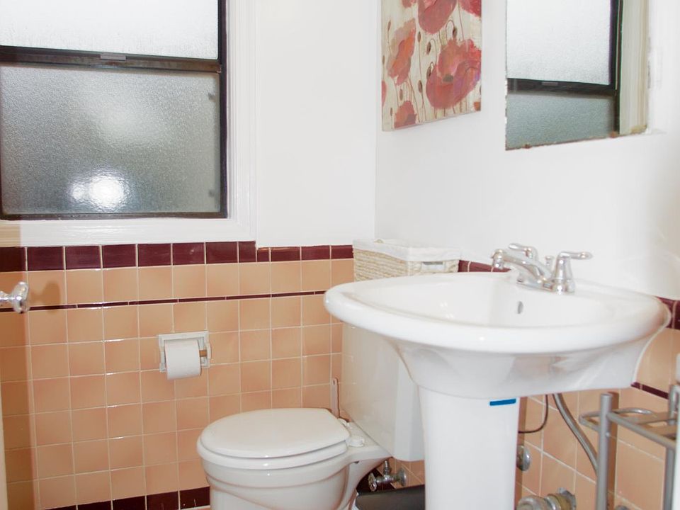 1st image of 670 N El Camino Real APT 1