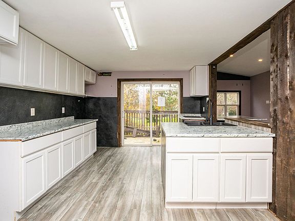 5th image of 1953 Heatherdale Rd