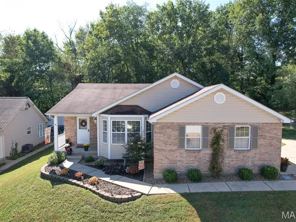 1210 Deer Run Dr, Washington, MO 63090