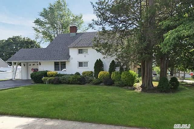 1st image of 2 Forest Ln