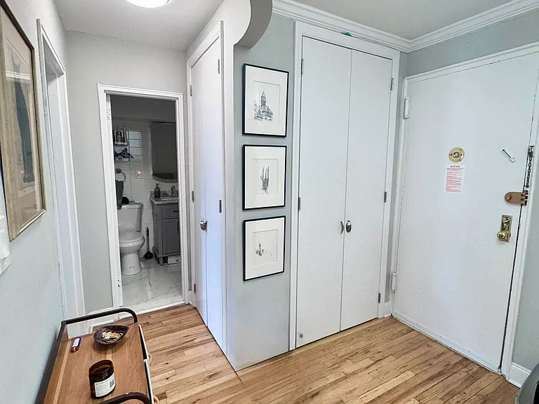 495 E 7th St #5W — Photo 5