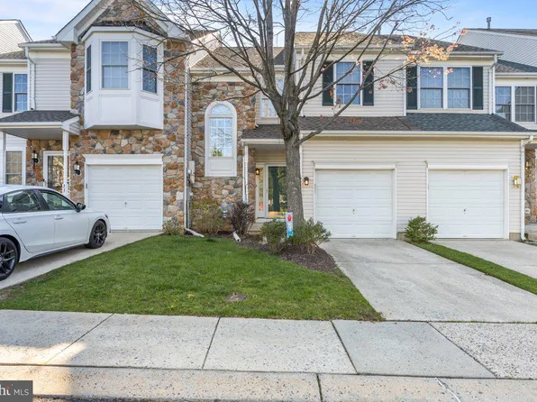 24 Farmington Ct, Bordentown, NJ 08505