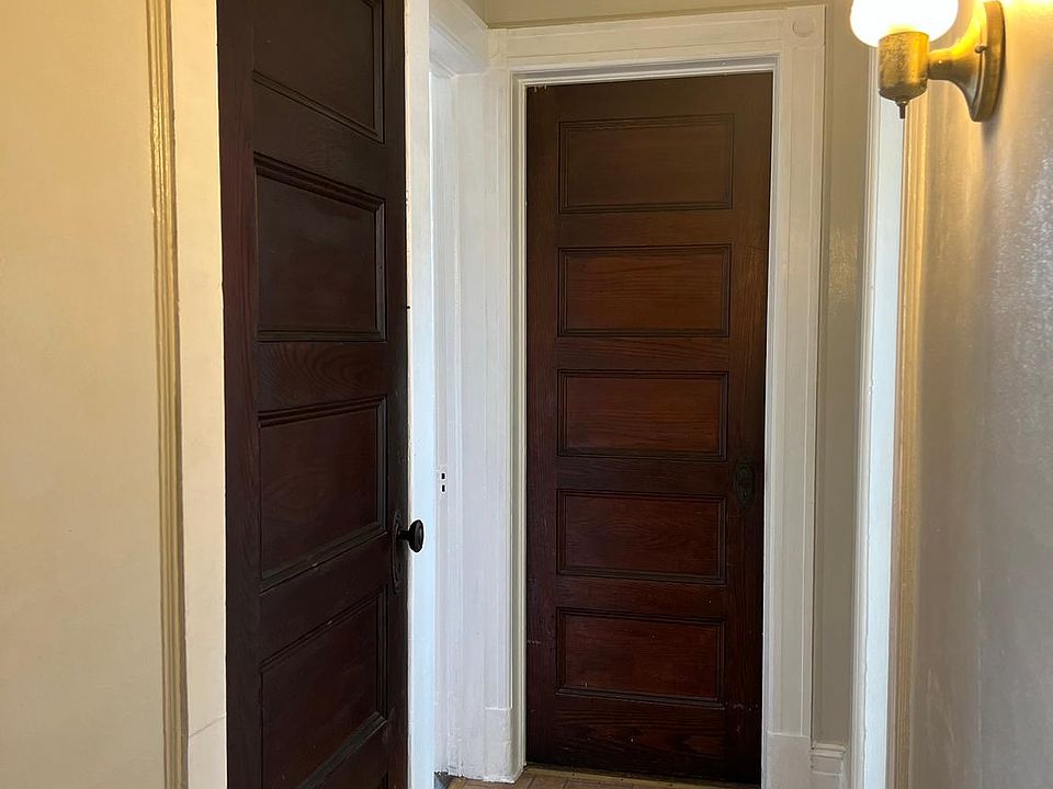 1st image of 47 Robinson Ave Floor 2