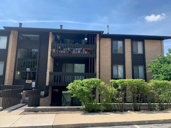 6151 Knoll Wood Rd #207, Willowbrook, IL 60527
