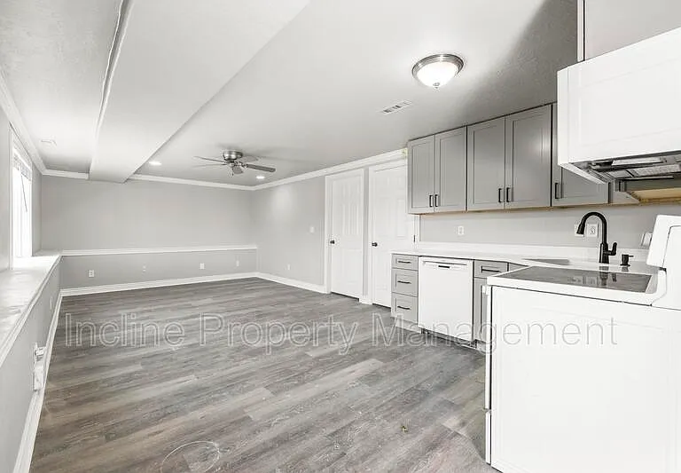 4016 S Sunrise Dr — Photo 4