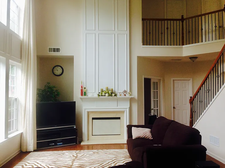 735 Mayfair Ct — Photo 13