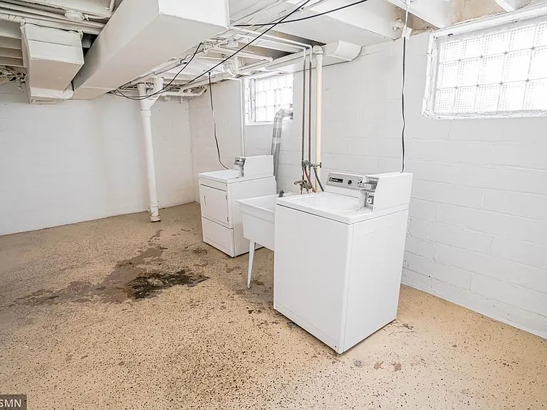 2940 Vincent Ave N #2 — Photo 7